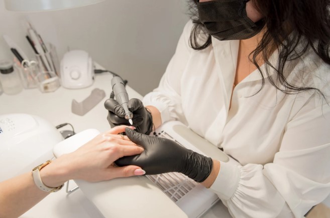 Что будет, если работать без вытяжки для маникюра — реальные истории мастеров